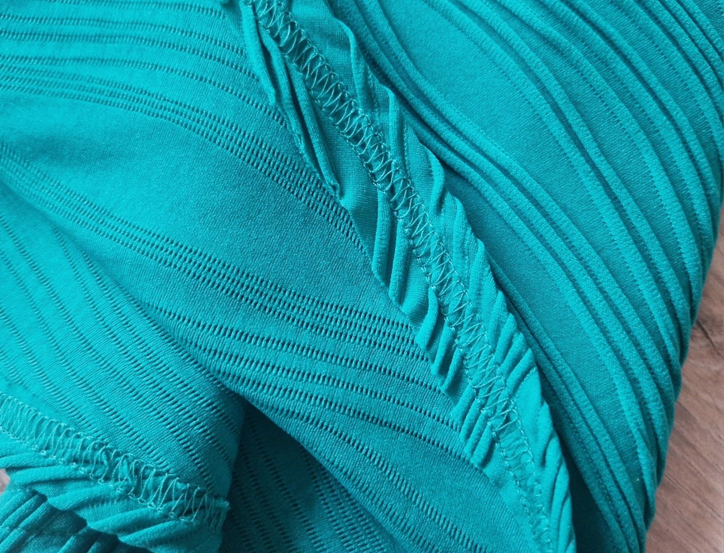 M-XL Szmaragdowa Rozkloszowana Sukienka Marszczona Dekolt w Łódkę