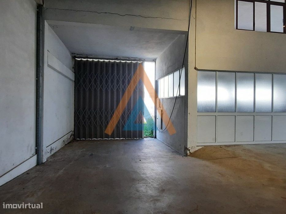 Para a sua atividade industrial ou de armazenagem, este é o seu imó...