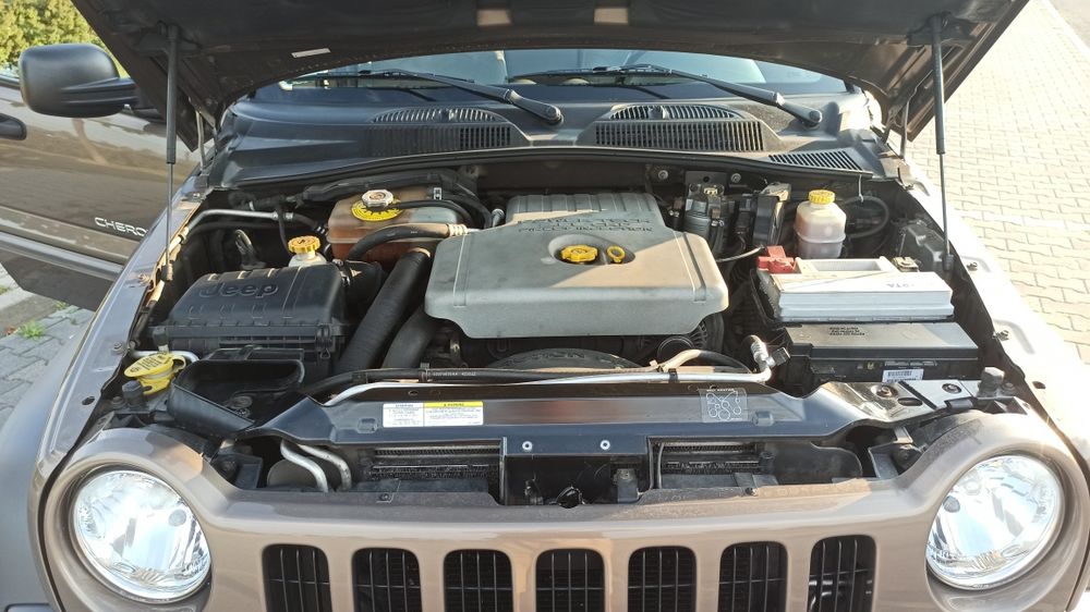 Jeep Cherokee KJ - 2,5 CRD SUPER STAN!!