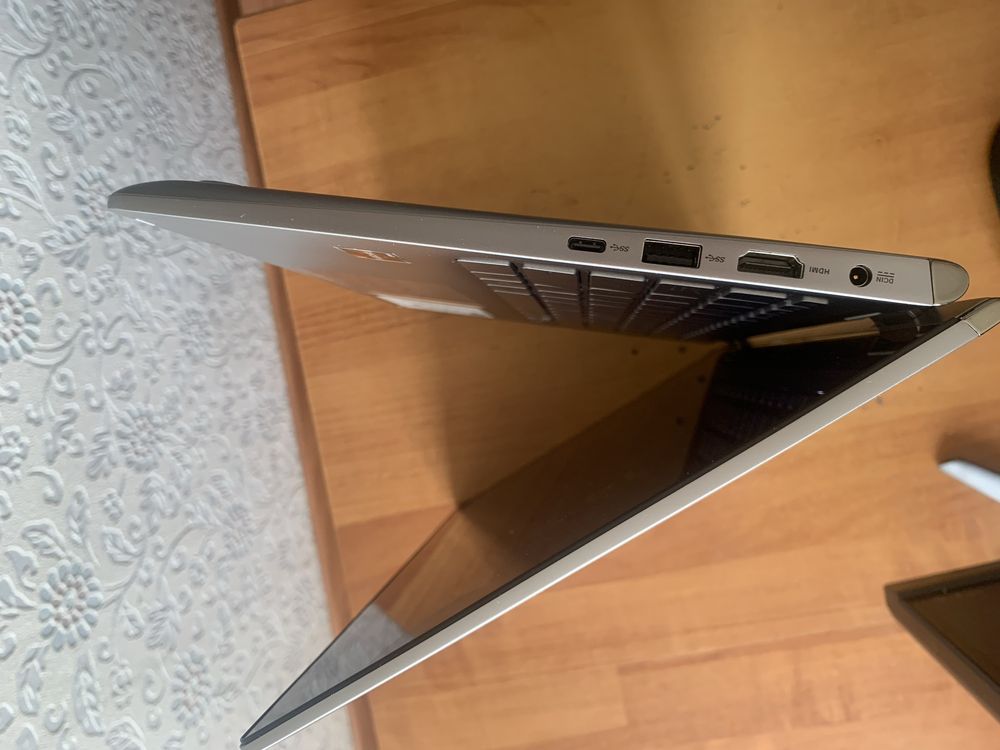 Ноутбук трансформер 2 в 1 Asus Zenbook Flip Q406D