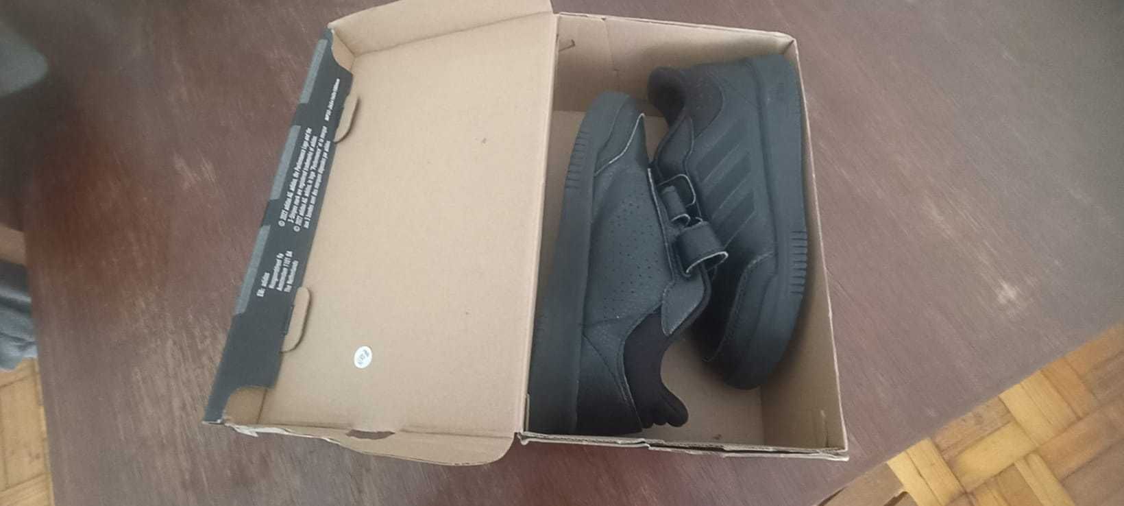 Vendo Sapatilhas Adidas Personalizadas nº 33