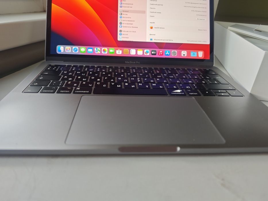 Macbook pro 13 2017 8/128 core i5