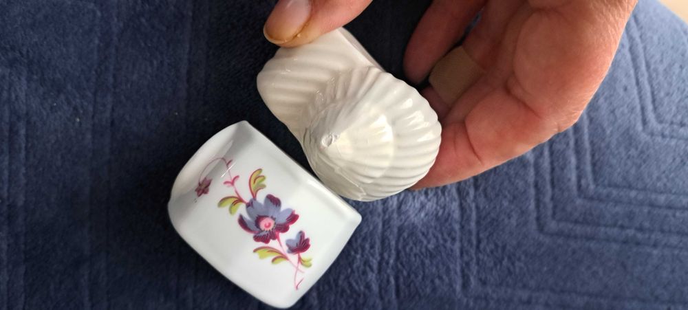 Coalport serwetnik z różyczką  stan bdb