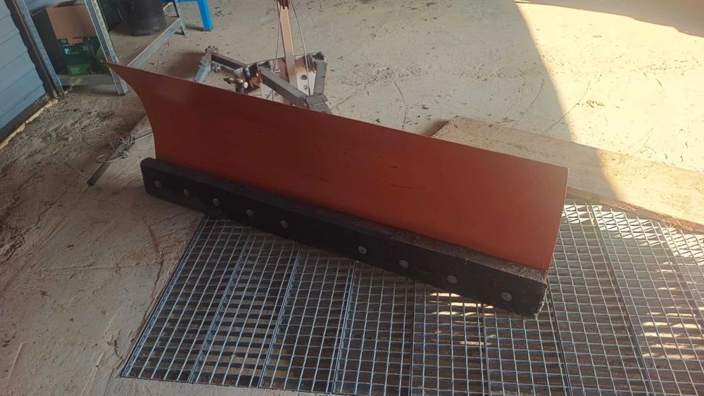 Mitshubishi 2300D w komplecie kosiarka bijakowa, pług, glebogryzarka!