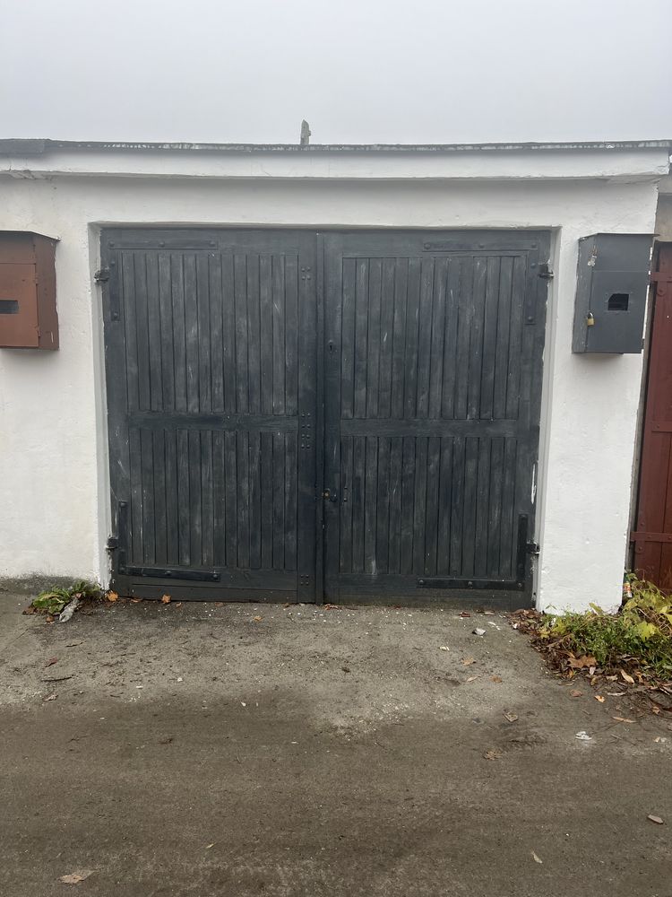Sprzedam garaż.