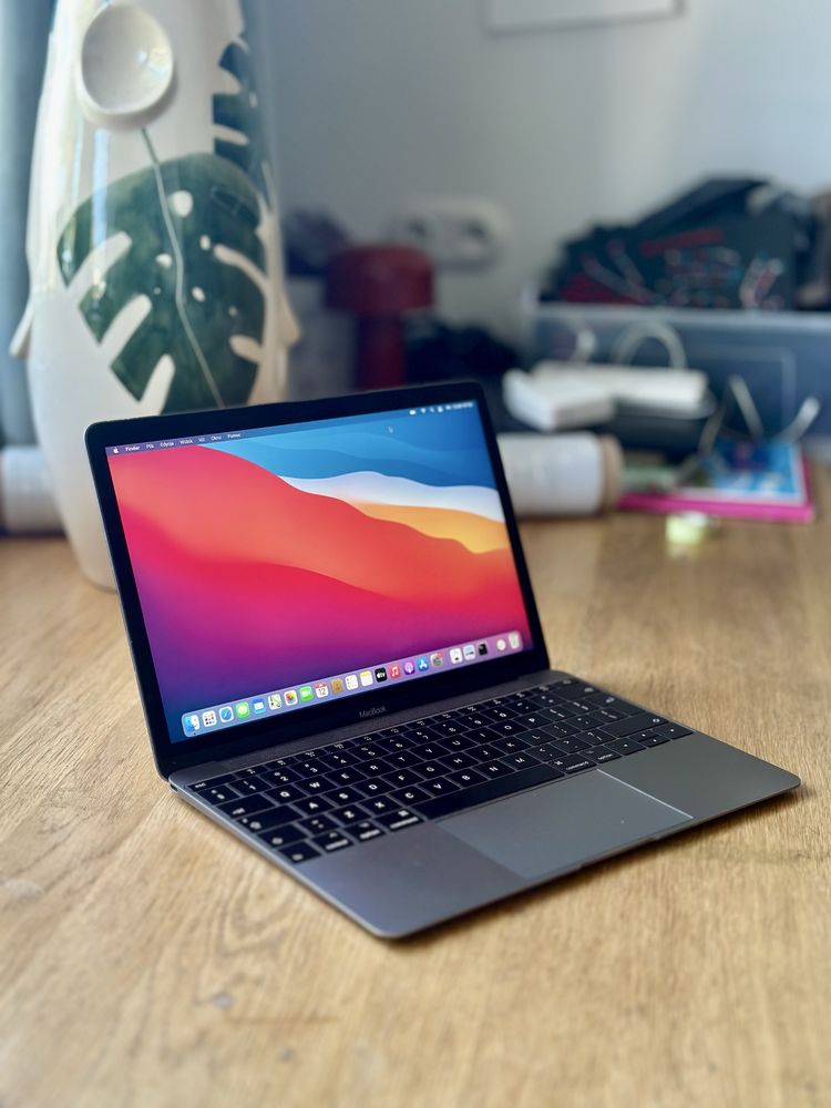 MacBook 12" Retina 2017 • m3 • 8/256 • 373 cykli • ładowarka