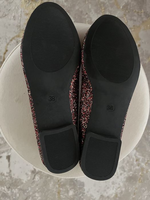 Sabrinas vermelhas com brilhantes