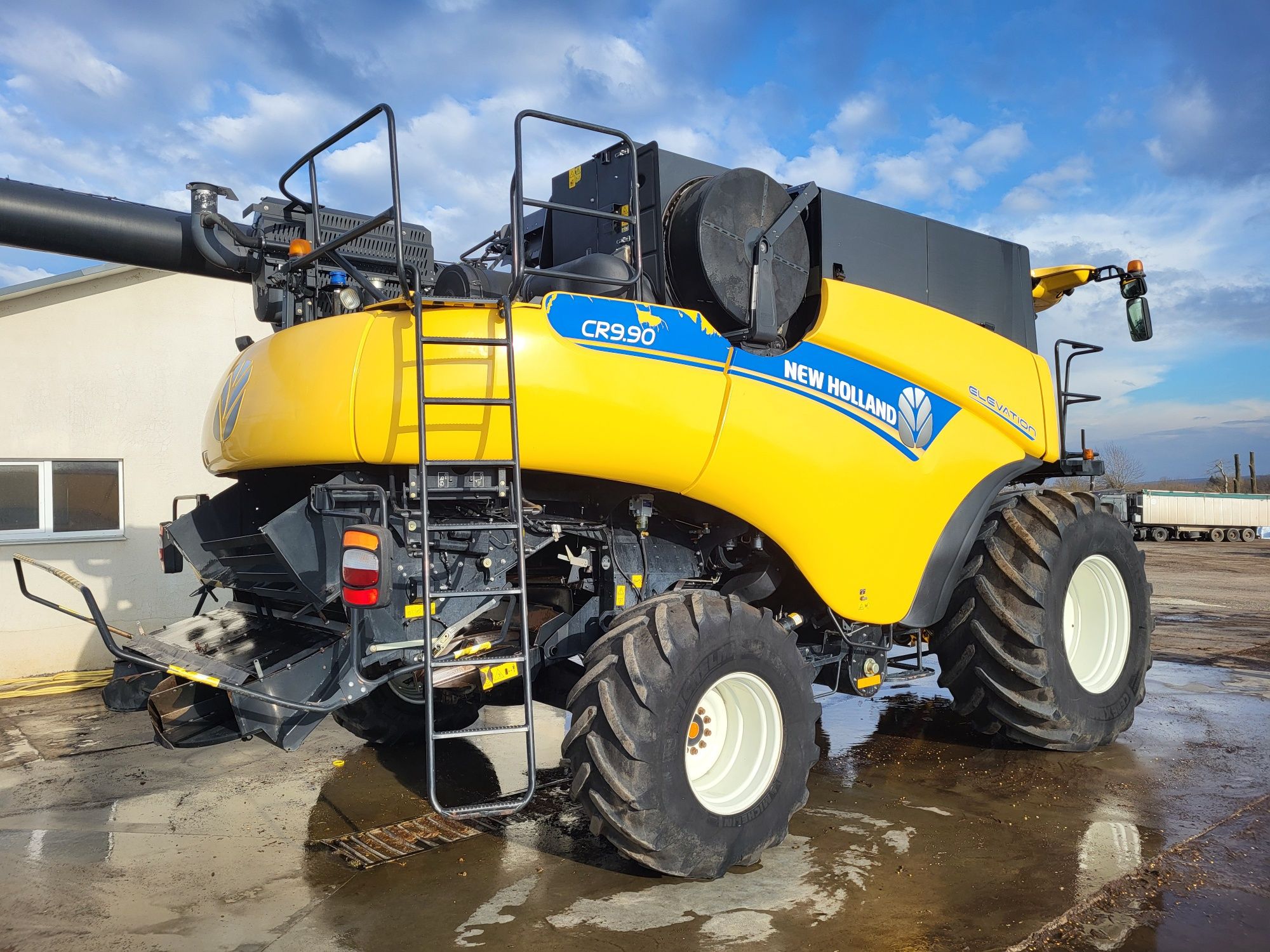 New holland  Cr9.90