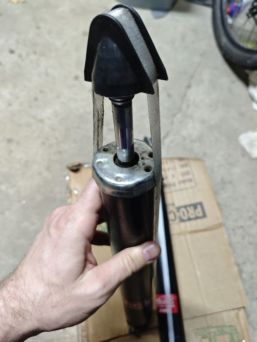 Задні амортизатори KYB Пежо 308,3008,5008,Ситроен