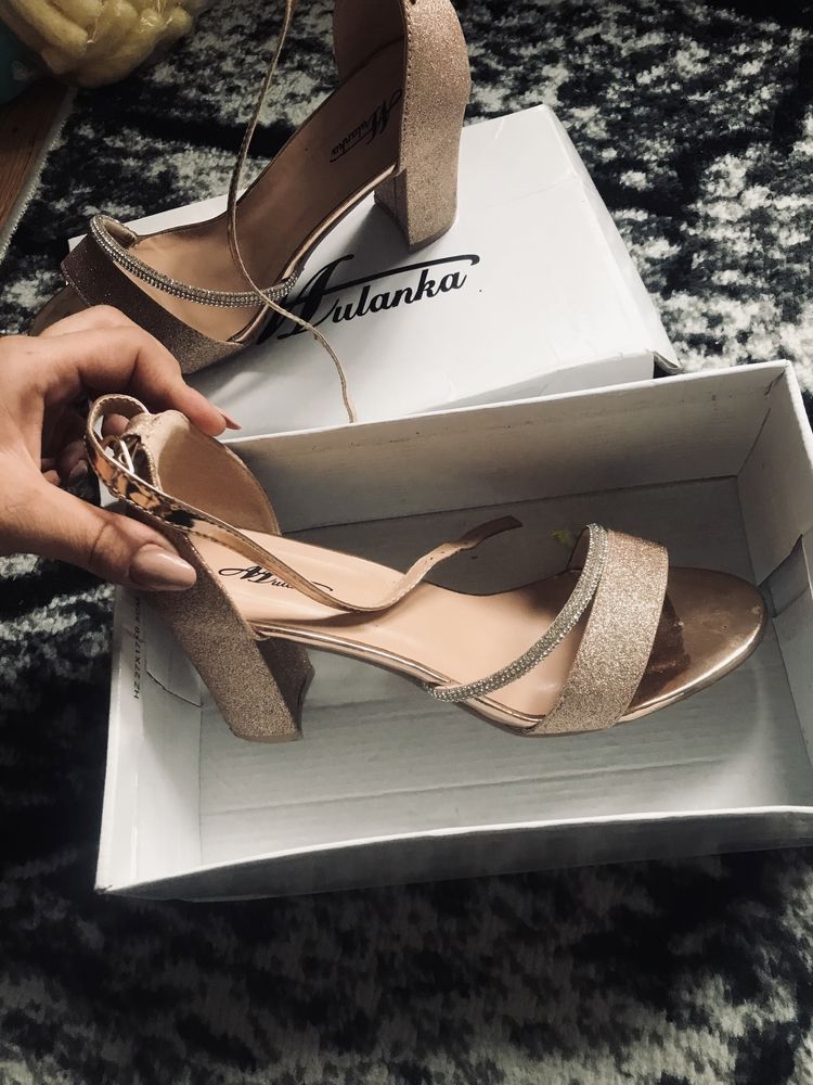 Buty na słupku 39 różowe złoto