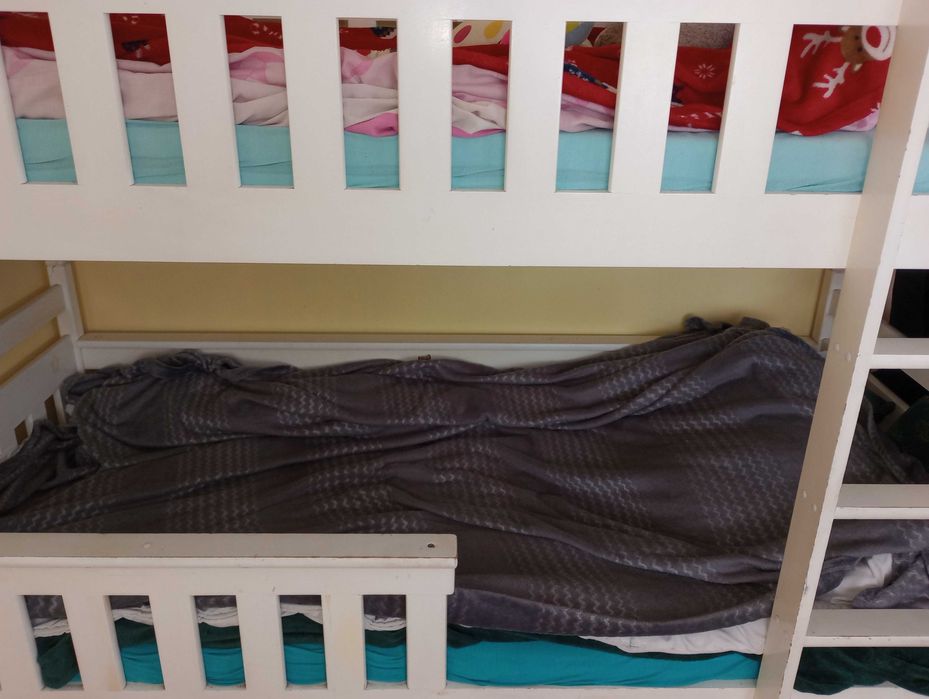 Sprzedam łóżko piętrowe