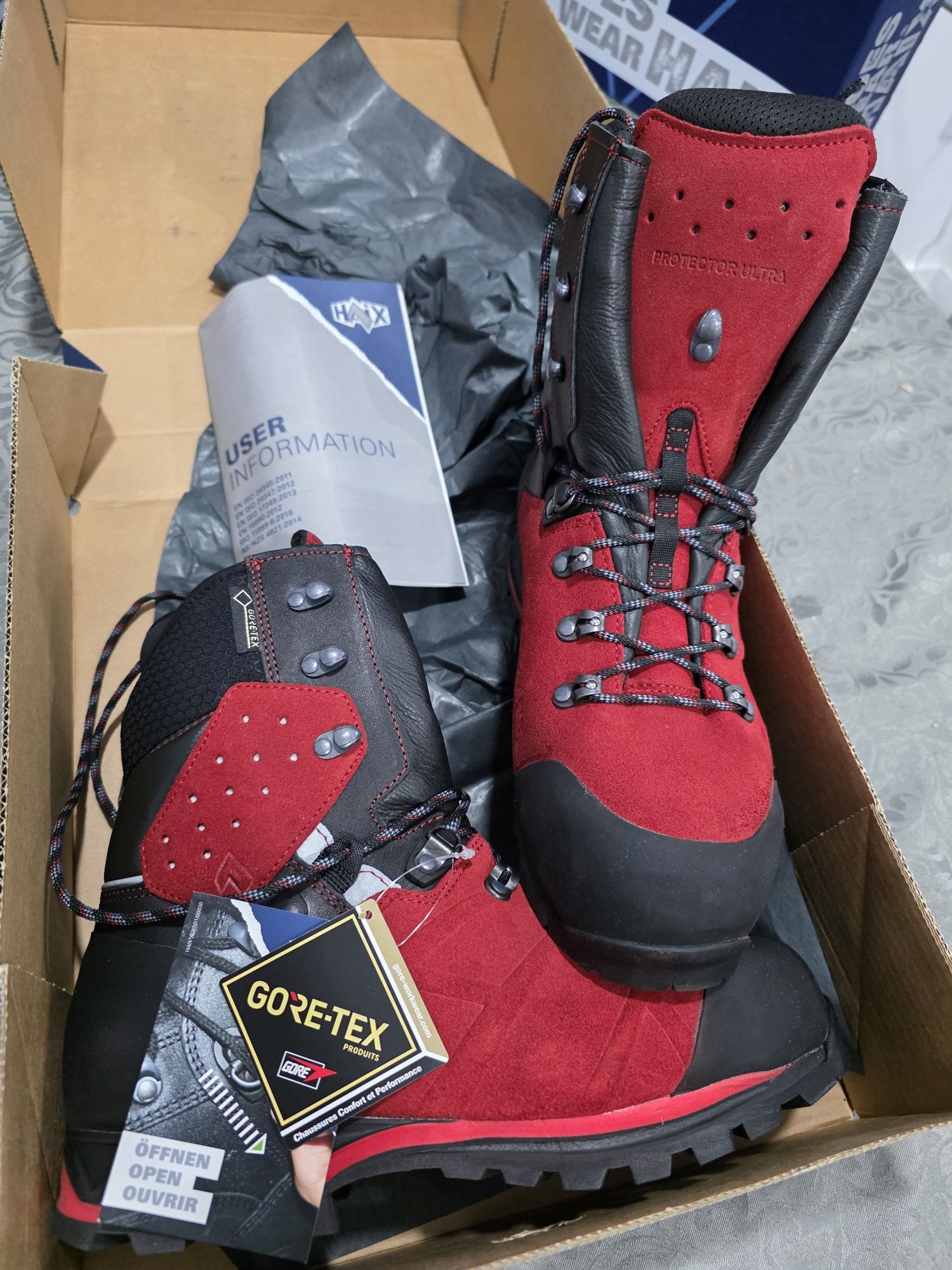 Botas anti corte nivel 2 haix protector ultra signal red