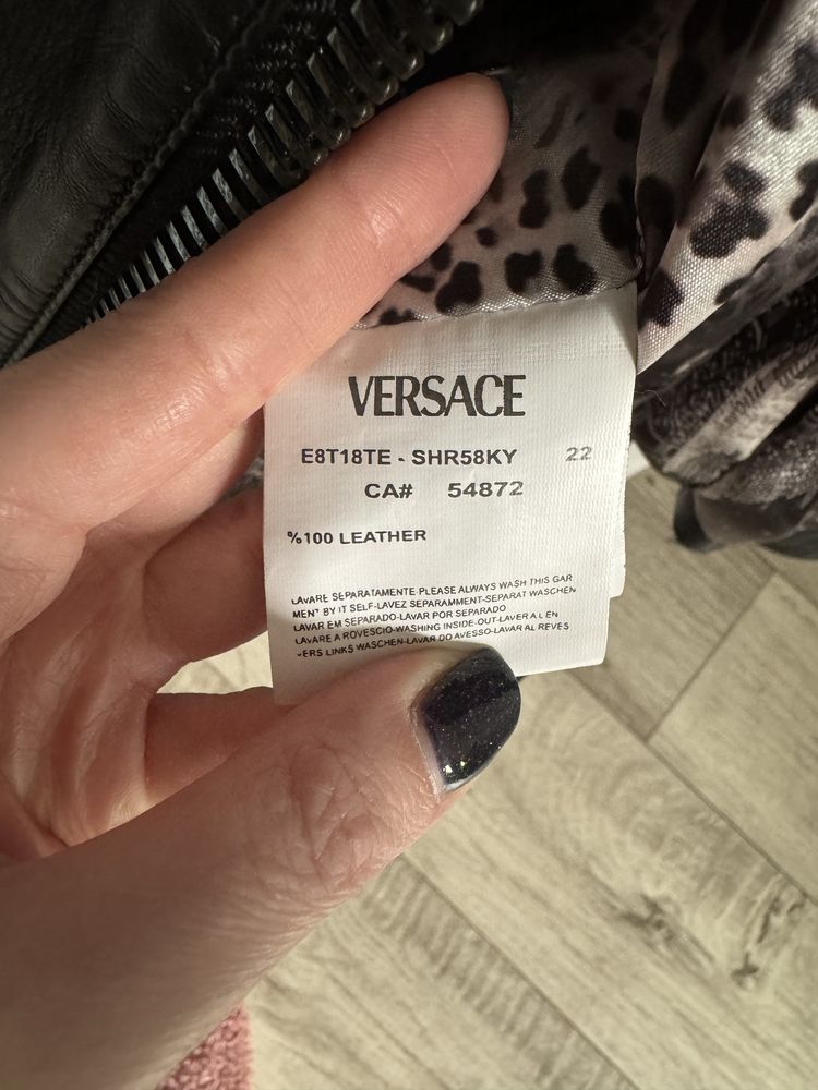 Шкіряна куртка оригінал Versace xs-s