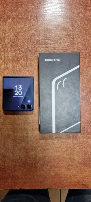 Samsung Galaxy Z Flip 7 JetBlack 12/256