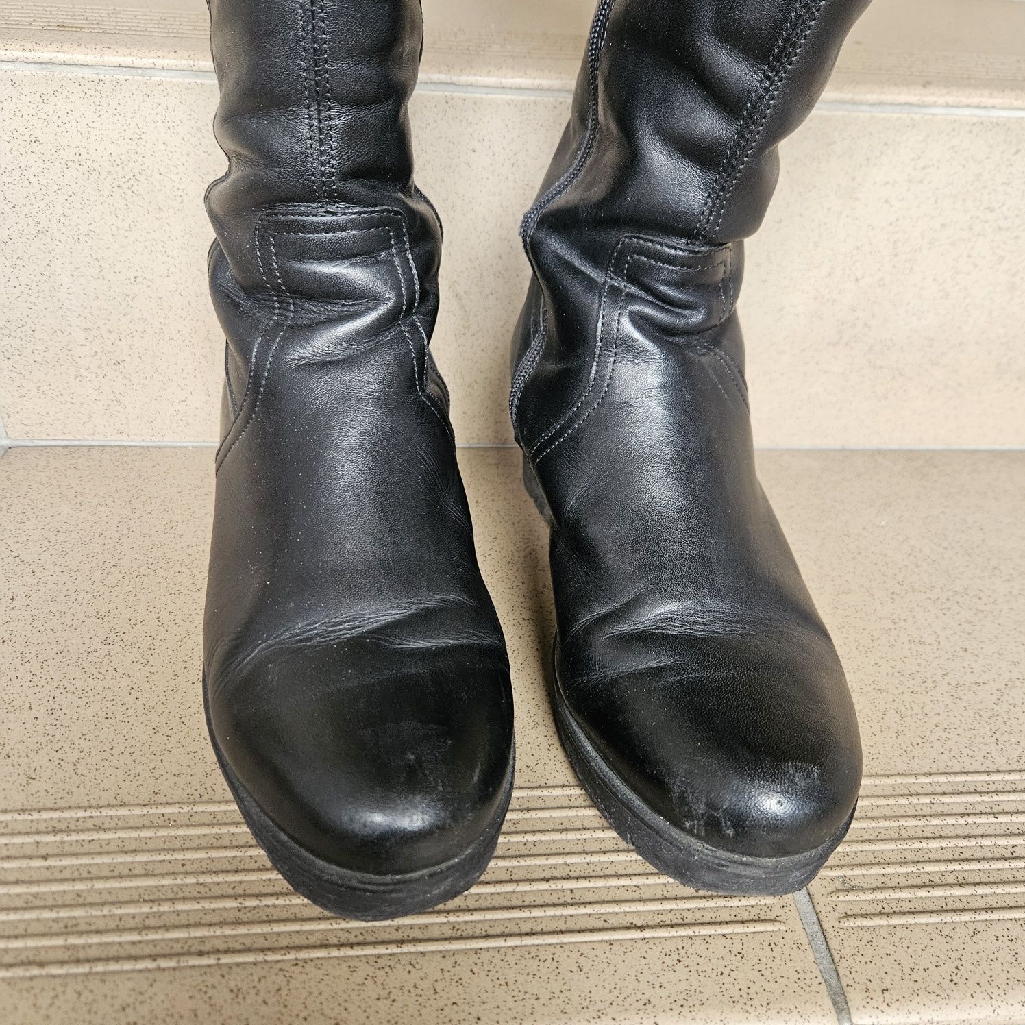 Kozaki skórzane na koturnie lasocki 39