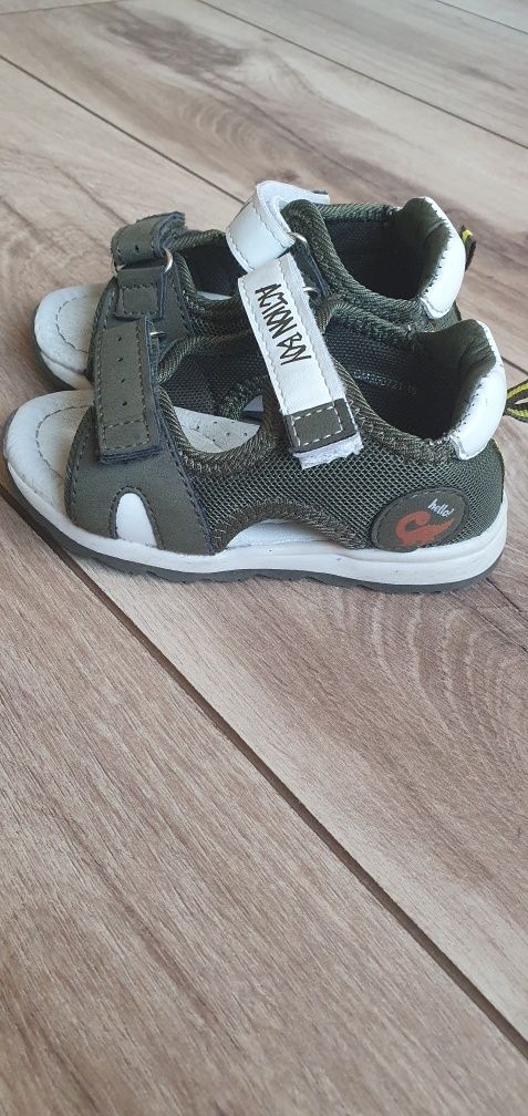 Sandałki dla chłopca khaki