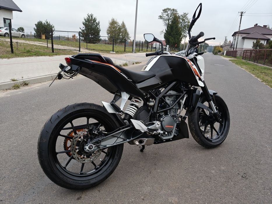 KTM Duke 125 ABS piękny stan Niemcy oryginał bezwypadkowy