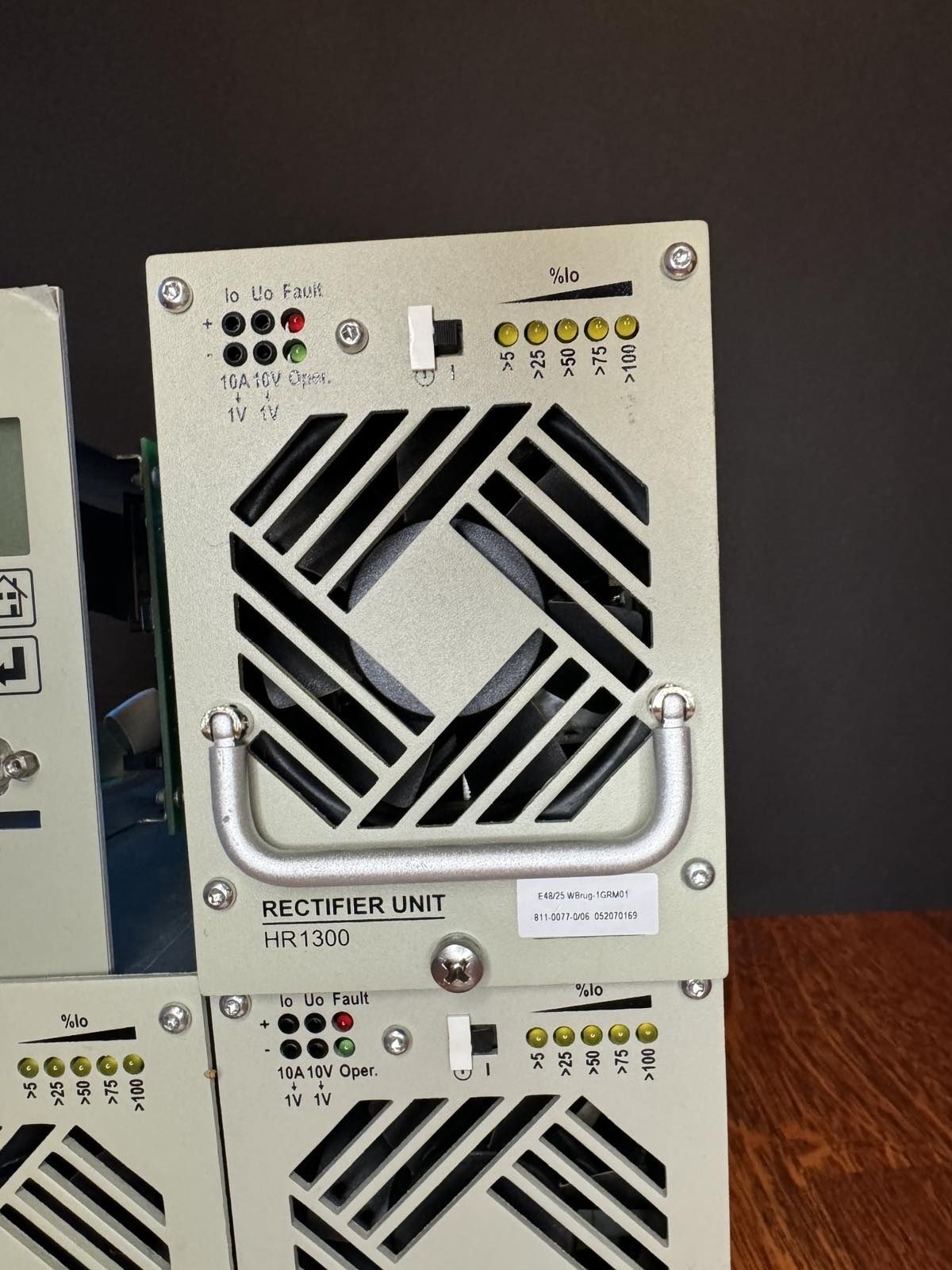 Блок питания Eltek HR1300 (E48/25 WBrug-1GRM01)