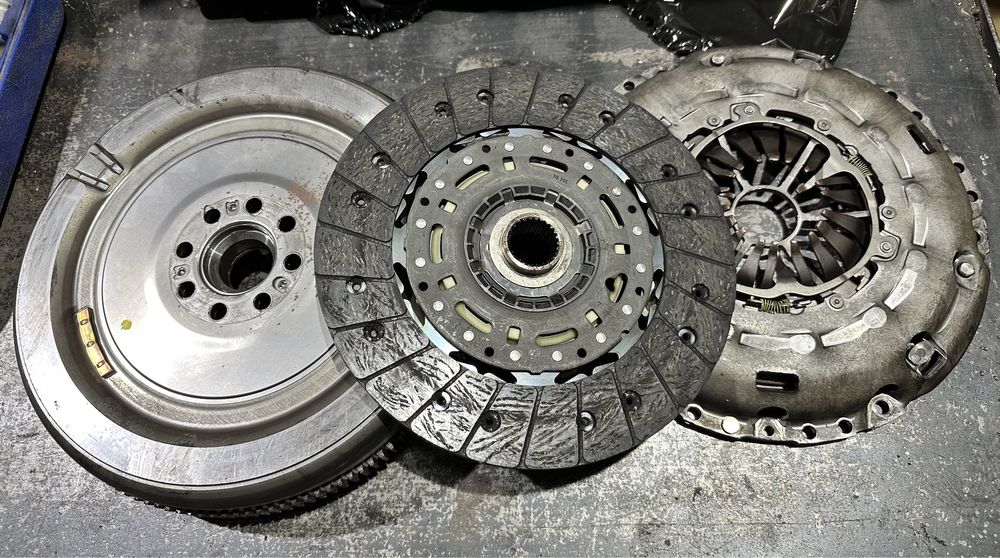 Комплект зчеплення з маховиком Volkswagen T5 1.9 2.5 tdi 2004 - 2010
