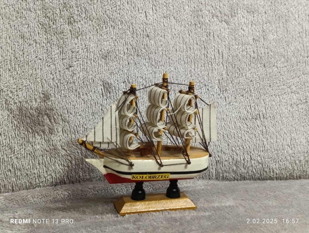 Model żaglowca wysokość 10cm