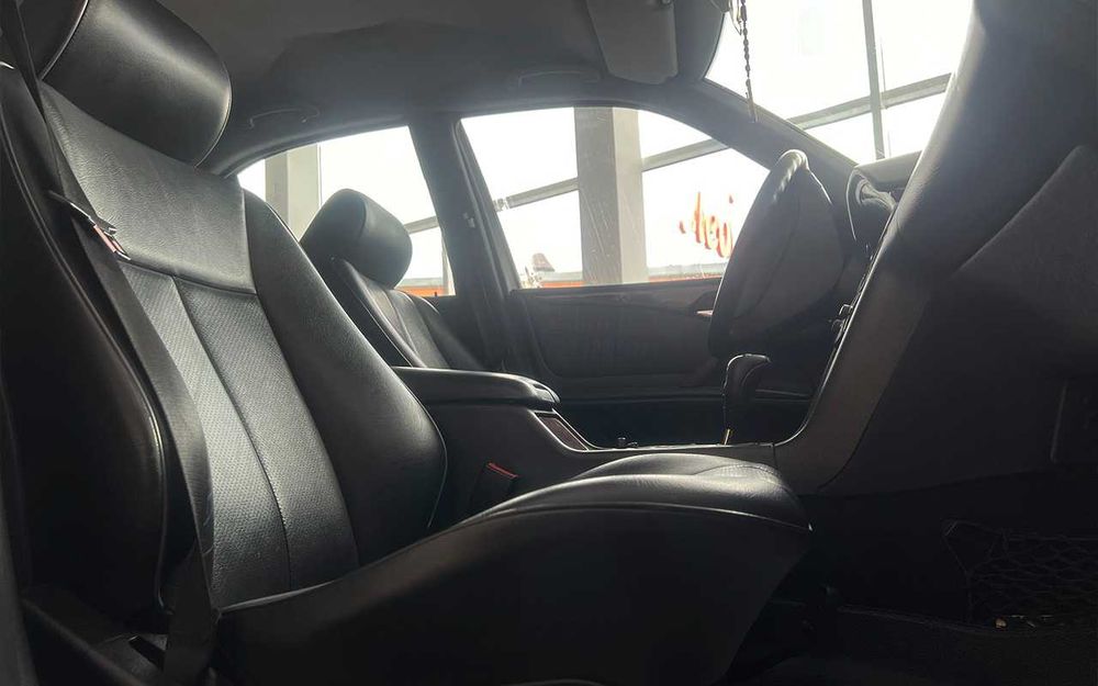 Mercedes-Benz E 270 2001