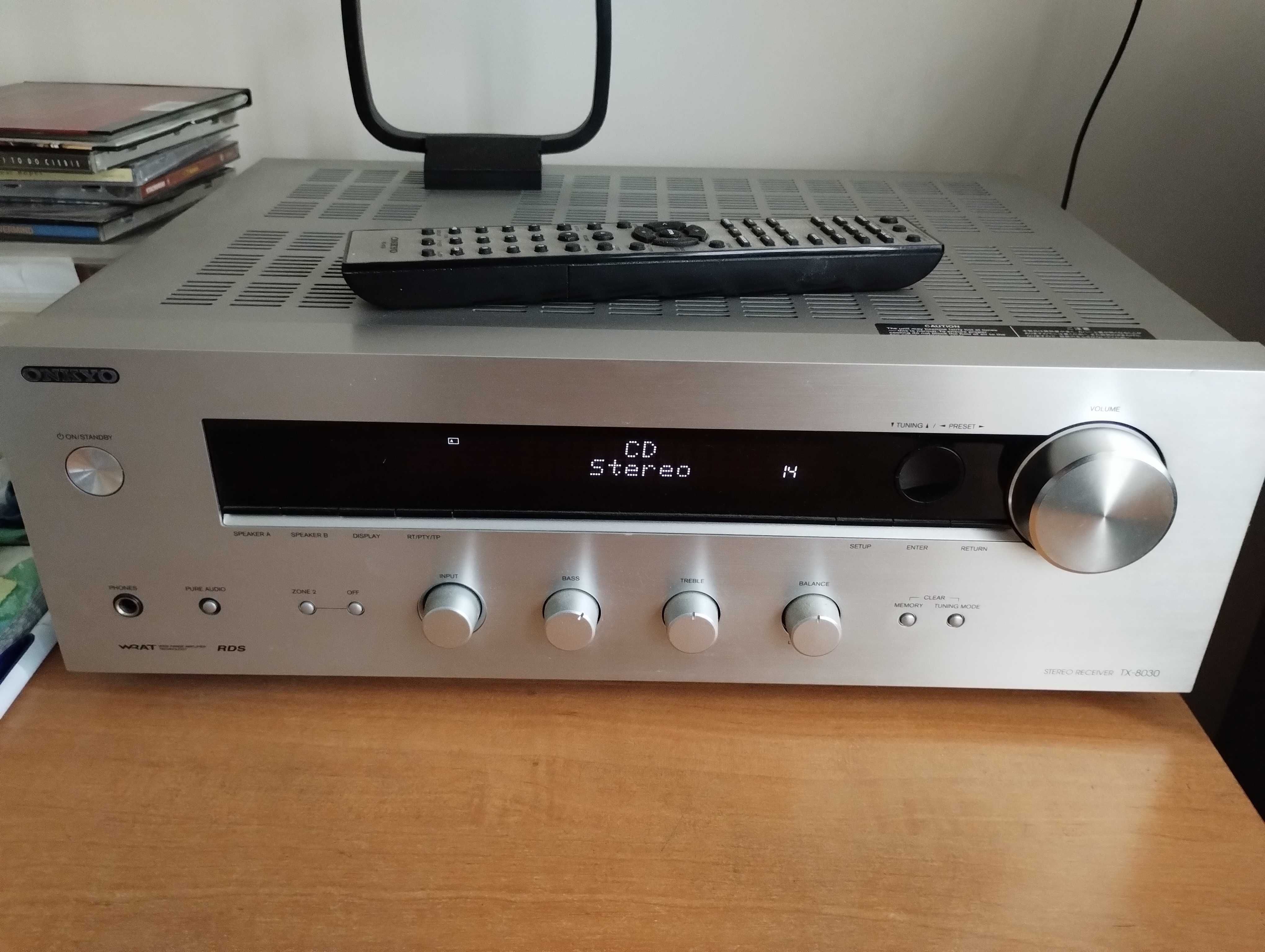Amplituner stereo Onkyo tx 8030