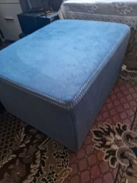 Pufa wolnostojąca niebieska