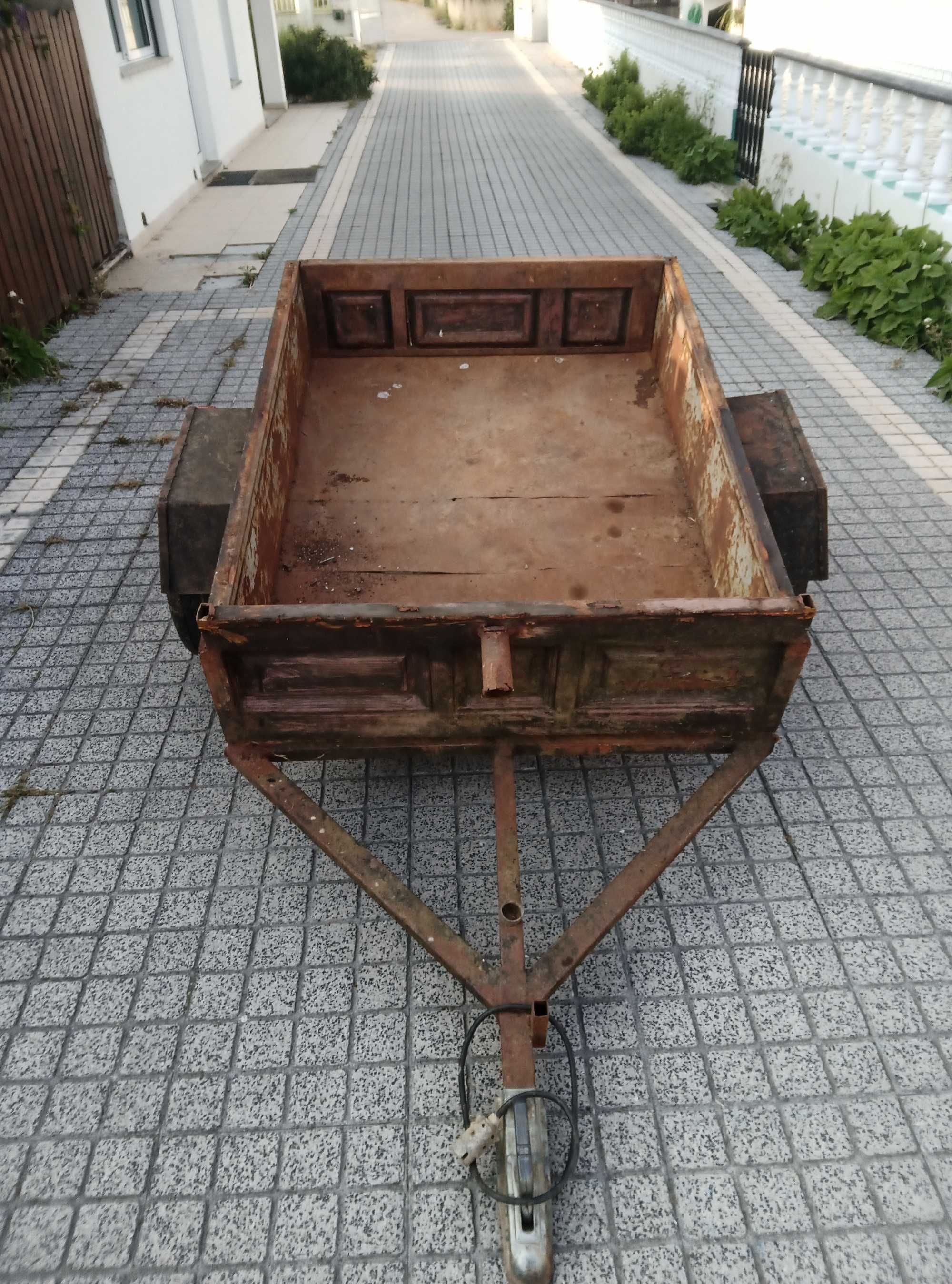 Atrelado reboque artesanal