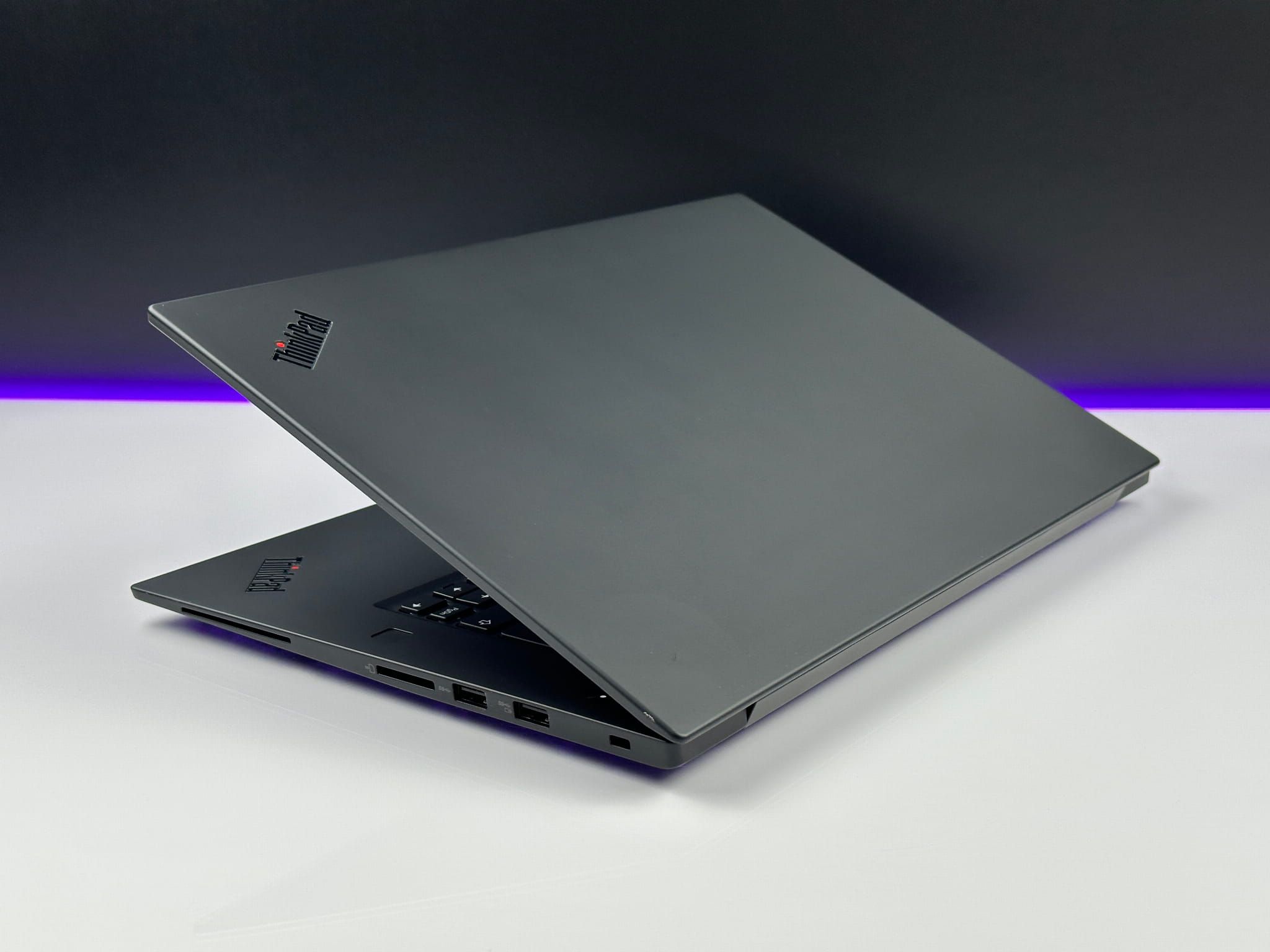 Laptop Lenovo ThinkPad P1 Gen 2 | i7-9750H / FHD / T1000 / 16GB /512GB