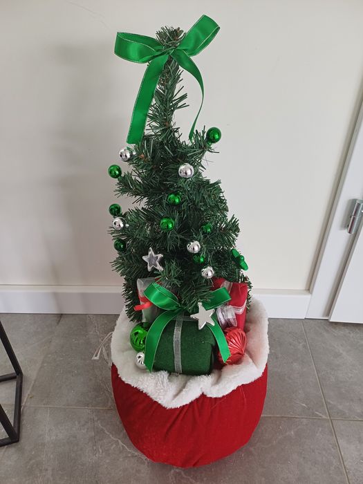 Ozdoby świąteczne, choinka, choinka pluszowa.
Jako ozdoba na Święta Bo