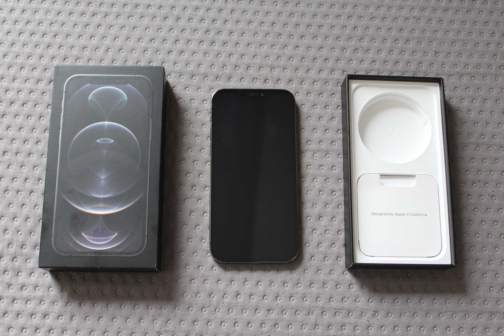 Iphone 12 Pro Black brak śladów użytkowania Cały komplet z pudełkiem!