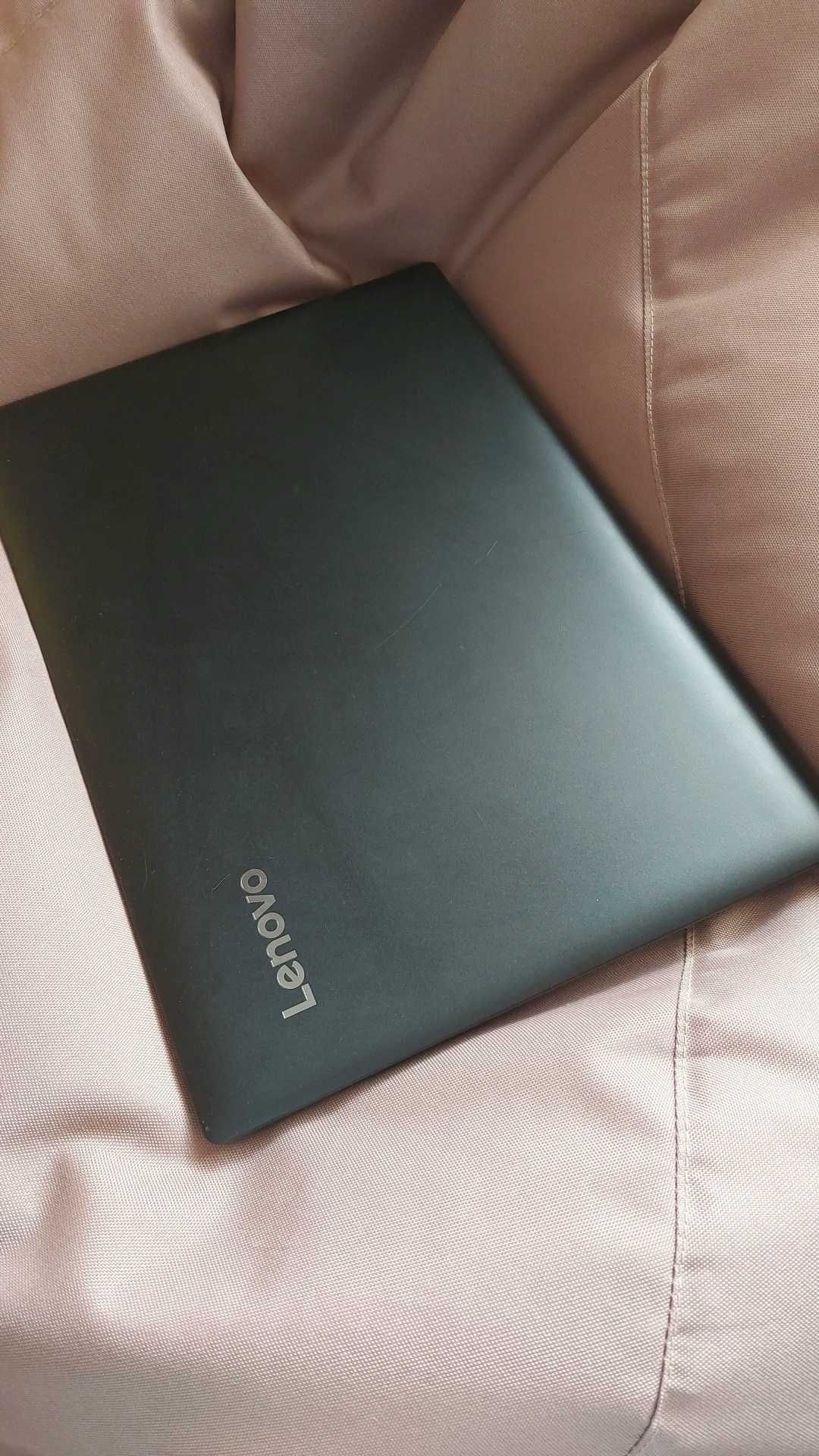 Ноутбук Lenovo б/у серого цвета с установленной виндой