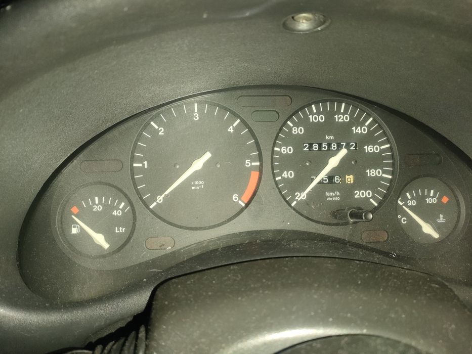 Opel Corsa ano1995 15D Isuzu 5lugares