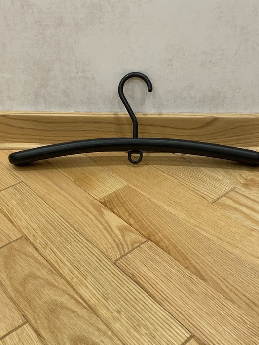 Плечики Банан якісні як для верхнього одягу так і для футболок