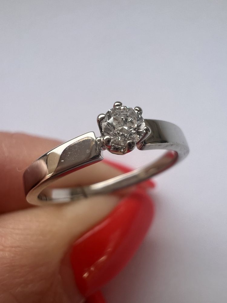 Новое золотое кольцо с бриллиантом белое золото 585 проба