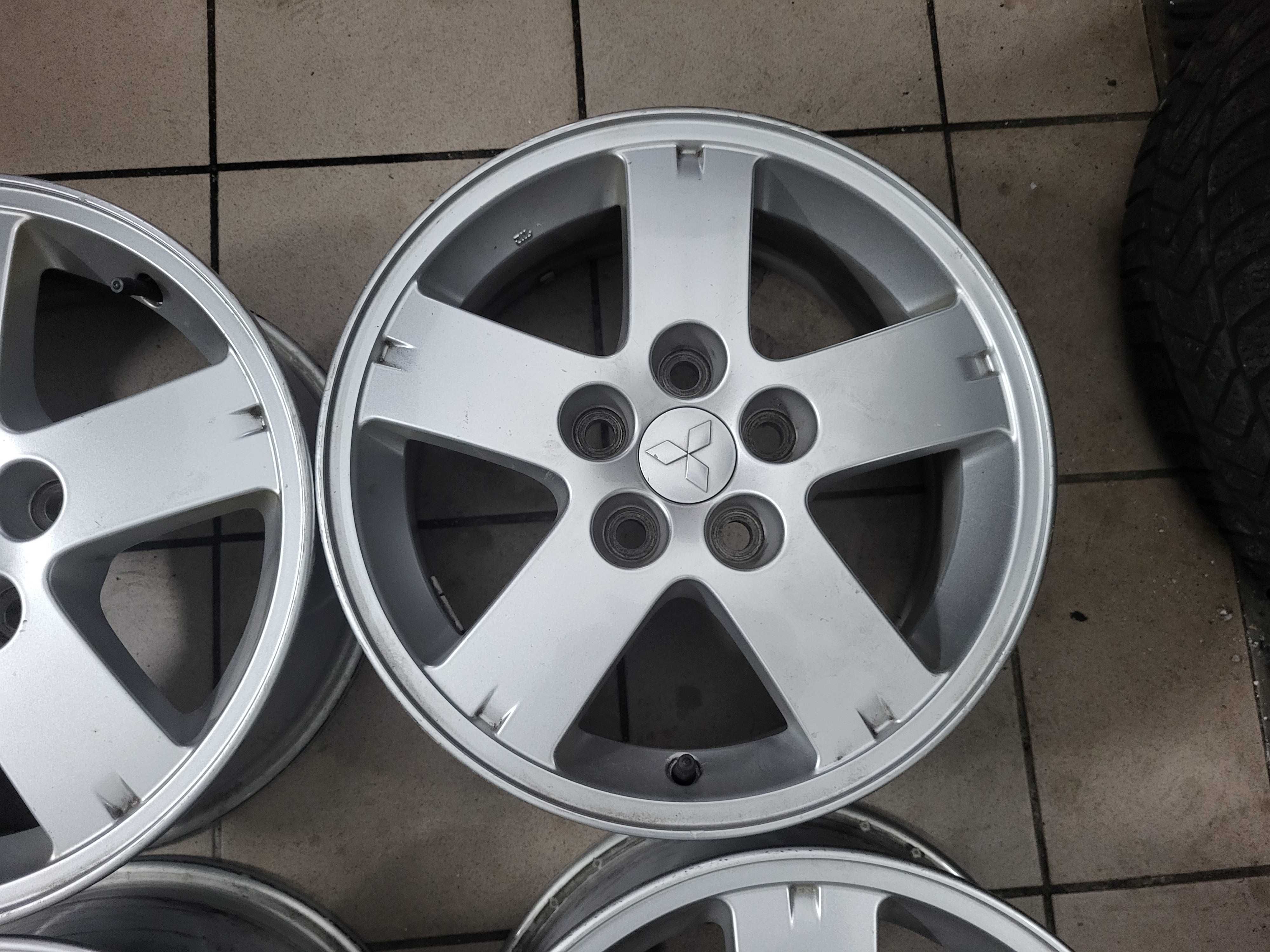 Oryginalne Felgi Mitsubishi 5x114,3 16cali 6,5J ET33 Outlander