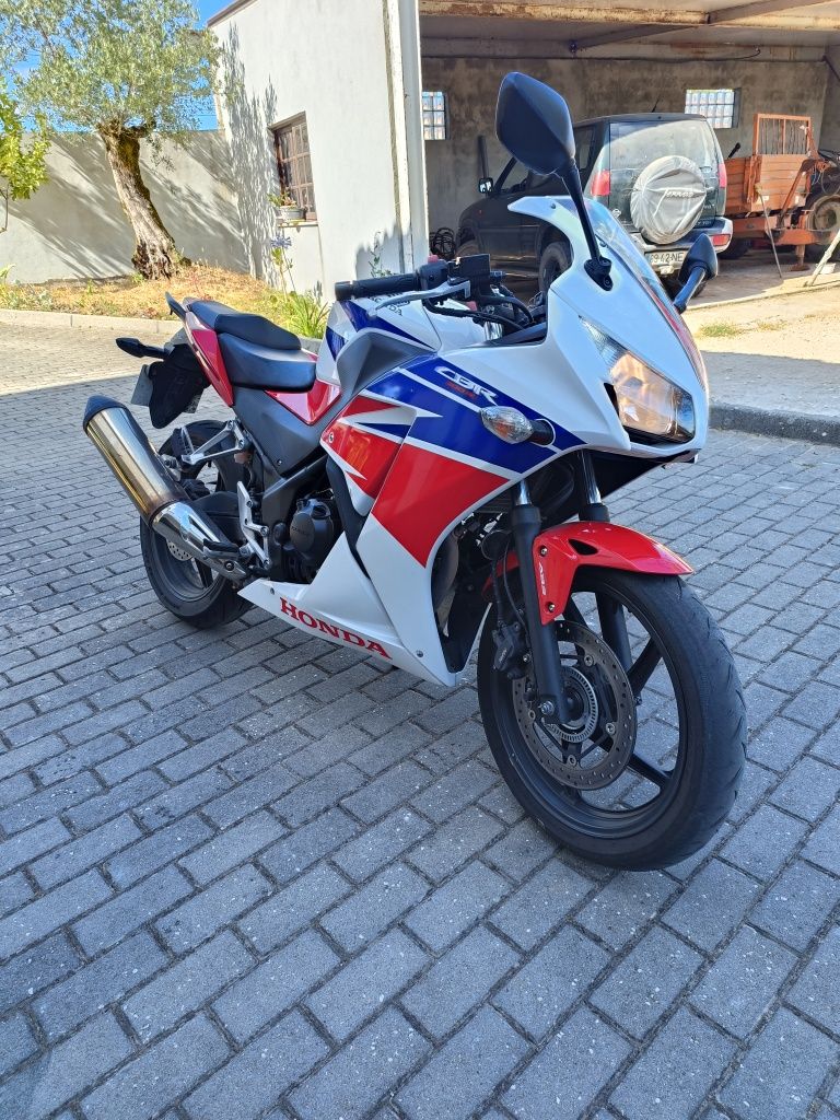Mota Honda CBR300