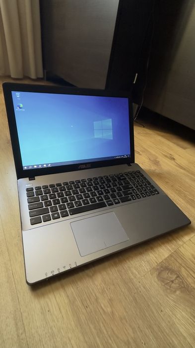 Laptop Asus R510D