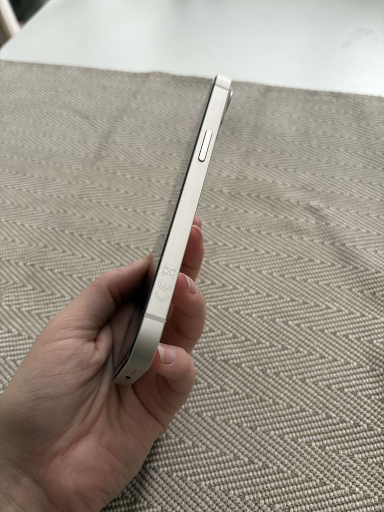 iPhone 13 biały