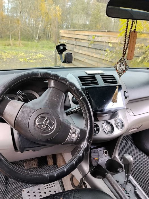 Тайота раф4 продать