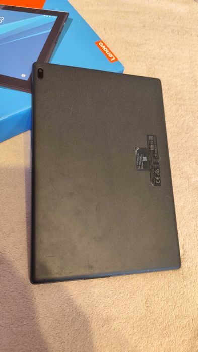 Tablet Lenovo Tab4 model TB-X304L , 10 cali  plus ładowarka