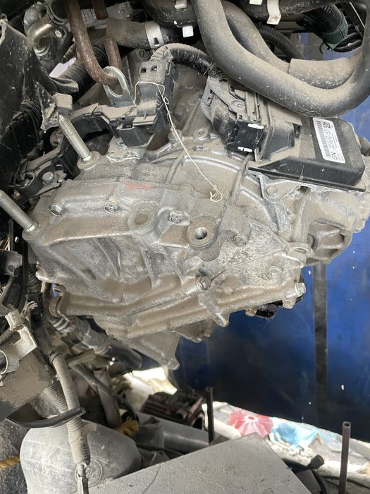 Двигун хонда 2.0бенз з корбеою і навісним