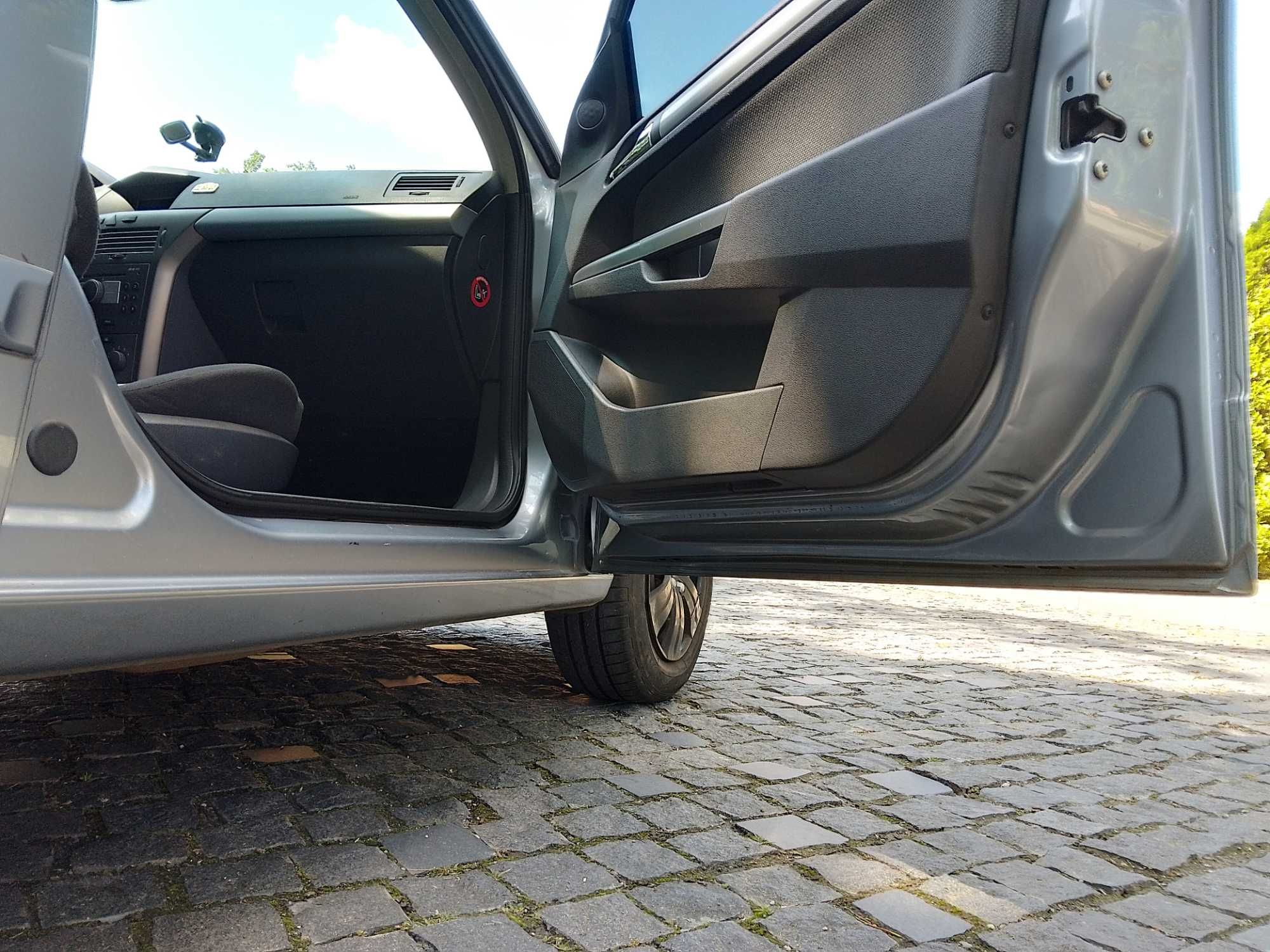 Opel astra H універсал