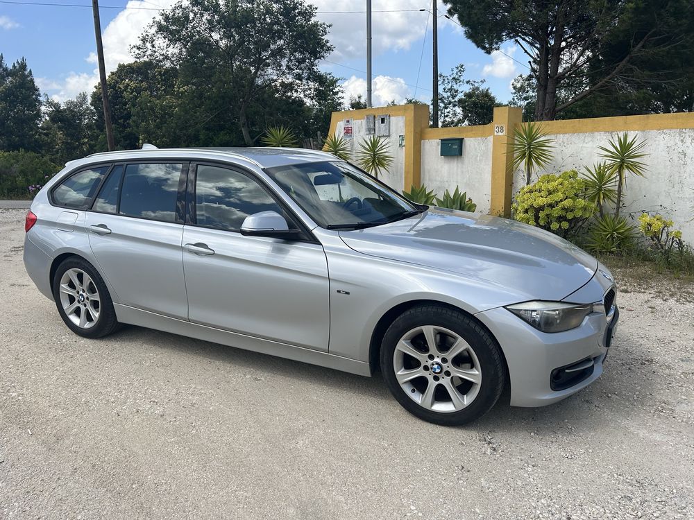 BMW 318 d auto de 2013 Nacional revisoes na marca
