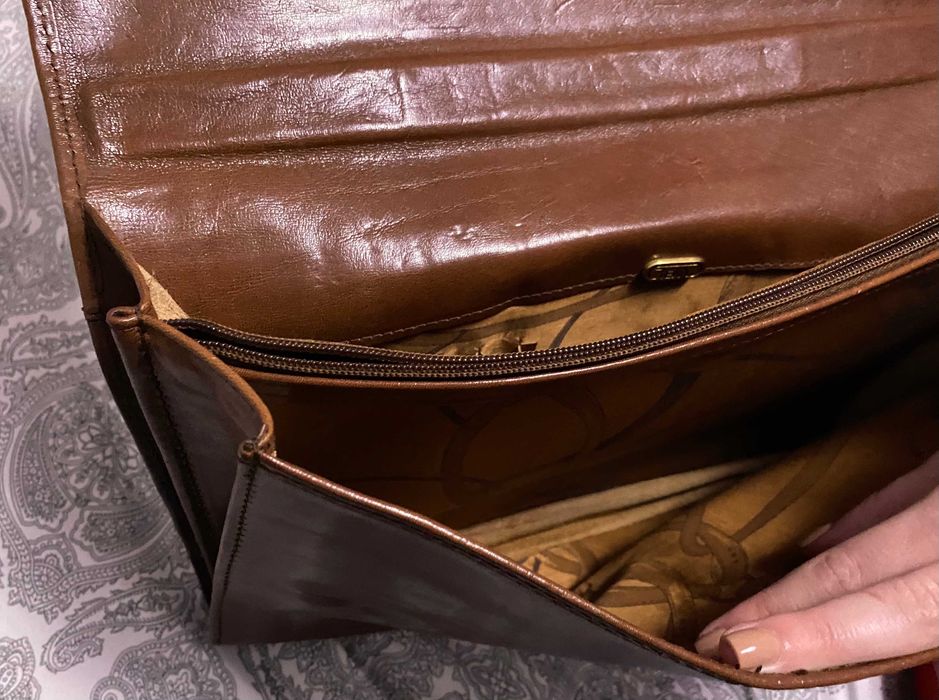 Pasta em couro genuino