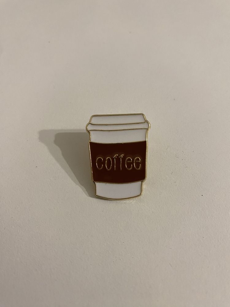Broszka przypinka kubek kawa coffee