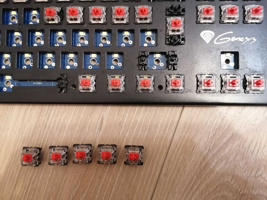 Części do Klawiatura mechaniczna z THOR 300 OUTEMU RED czerwone SWITCH