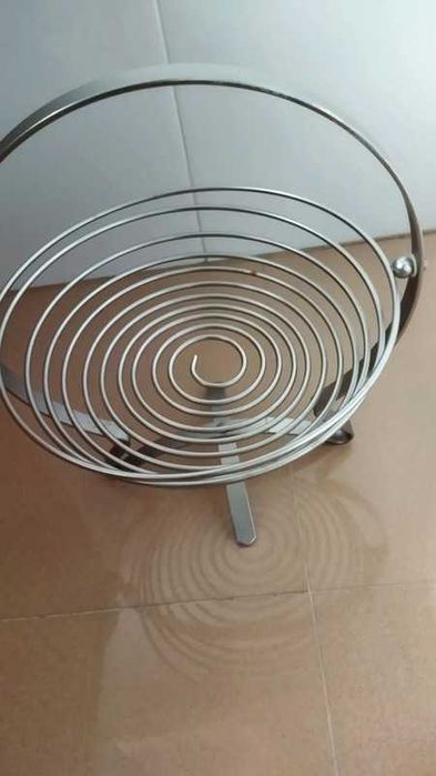 Fruteira/Suporte para frutas procuro um novo lar