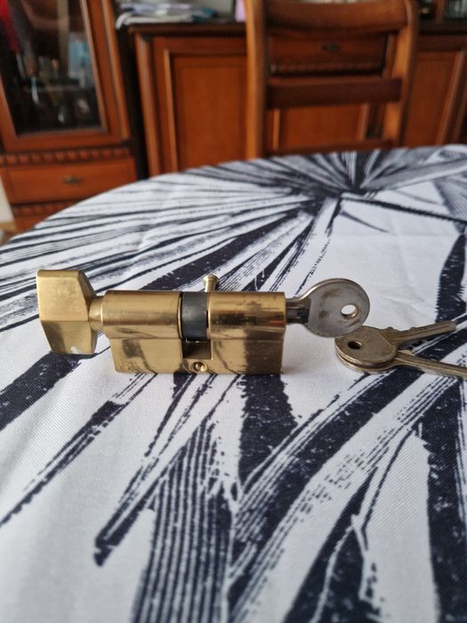 Wkładka z motylkiem do zamka  30/30 3 Klucze