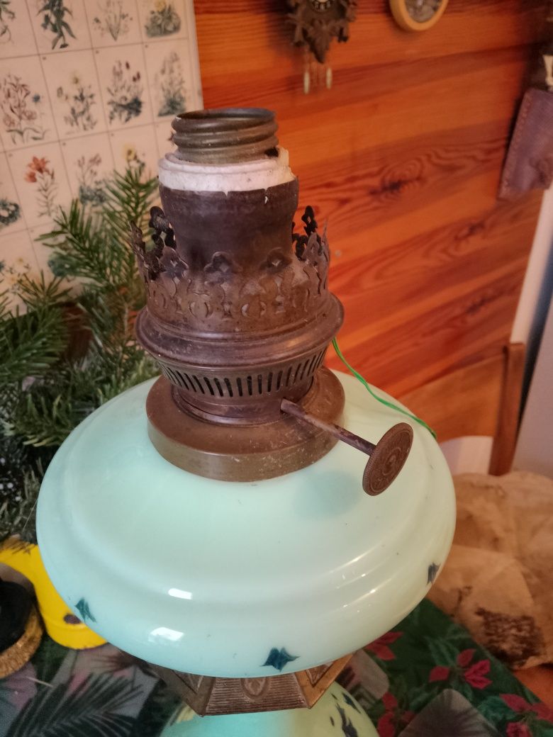 Lampa naftowa przerobiona na prad